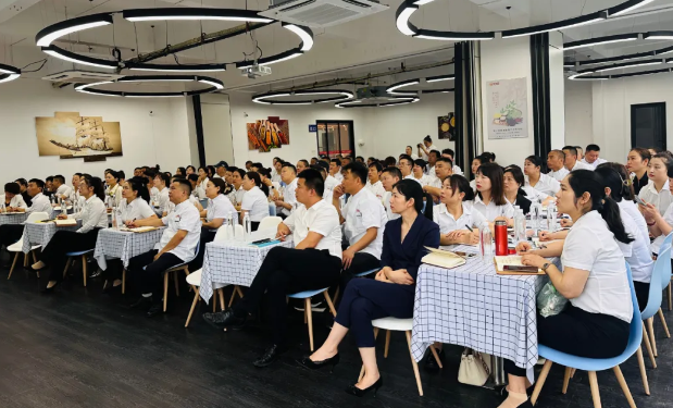 “食”刻守護(hù)，安全相伴！華逸府食品安全及營養(yǎng)健康知識(shí)專項(xiàng)培訓(xùn)